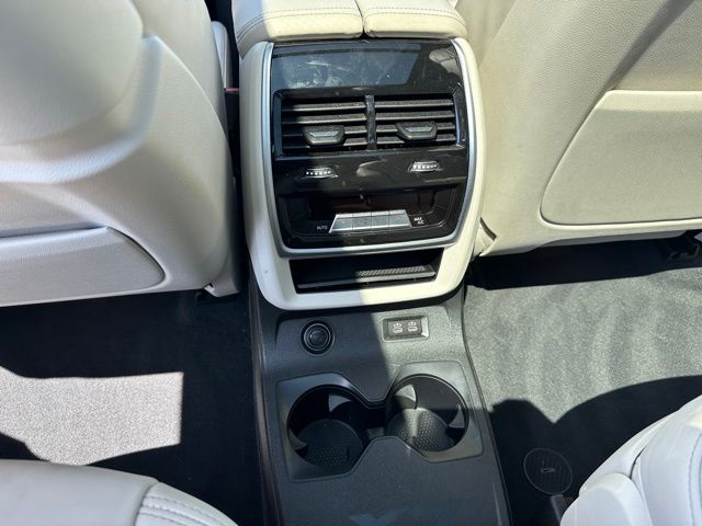 2021 BMW X7 M50i — photo 20 of 31