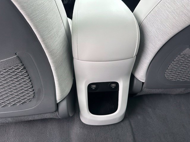 2022 Hyundai IONIQ 5 Limited — photo 18 of 41