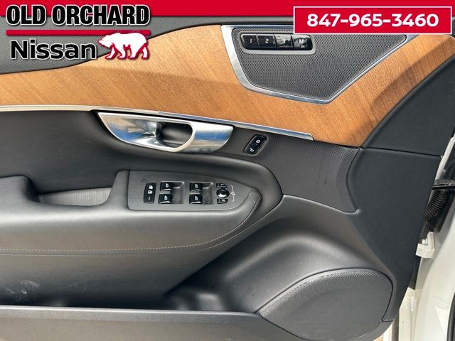 2025 Volvo XC90 B6 Plus 7-Seater — photo 10 of 21