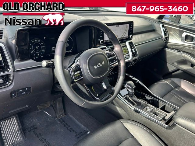 2023 Kia Sorento SX — photo 16 of 22
