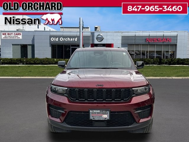 2024 Jeep Grand Cherokee Altitude — photo 2 of 20
