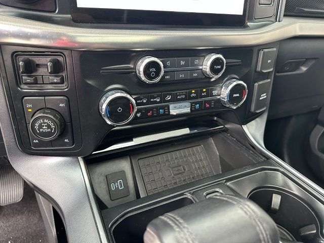 2023 Ford F-150 Raptor — photo 23 of 33