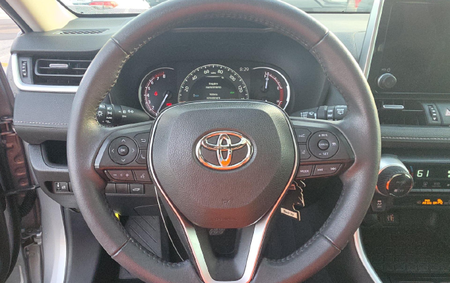 2024 Toyota RAV4 XLE Premium — photo 6 of 9