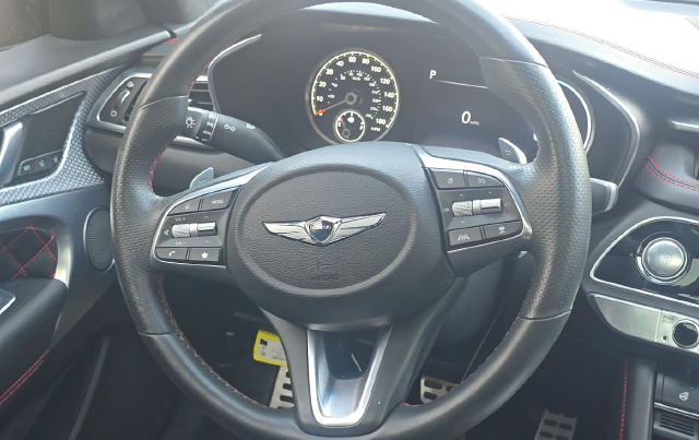2023 Genesis G70 3.3T — photo 7 of 9