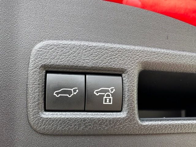 2023 Toyota bZ4X Limited — photo 14 of 31