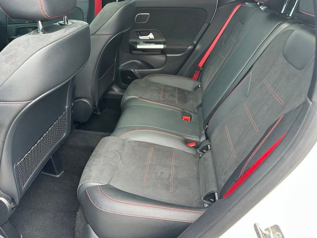 2025 Mercedes-Benz GLA GLA 35 AMG — photo 12 of 30