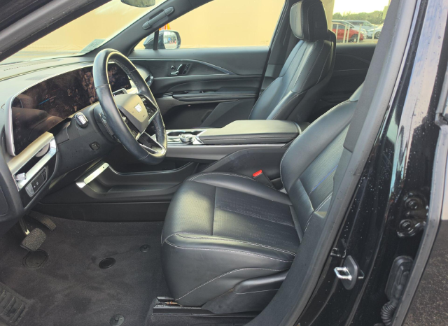2024 Cadillac Lyriq Luxury — photo 5 of 10