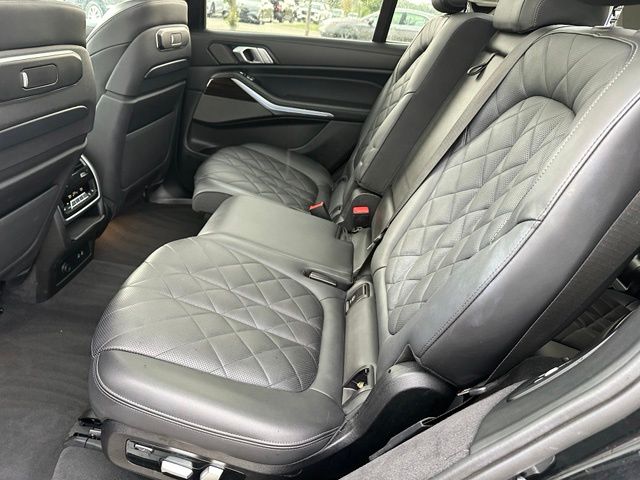 2024 BMW X7 xDrive40i — photo 18 of 34