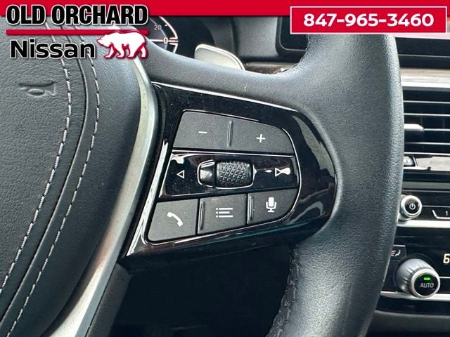 2022 BMW 5 Series 530e iPerformance — photo 21 of 23
