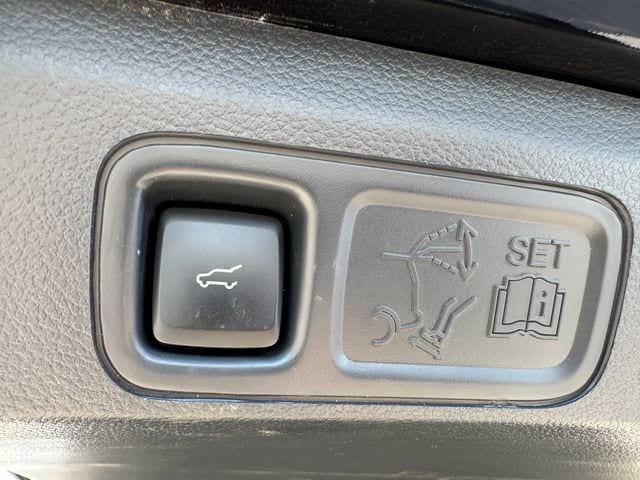2022 Lincoln Navigator Reserve — photo 15 of 38