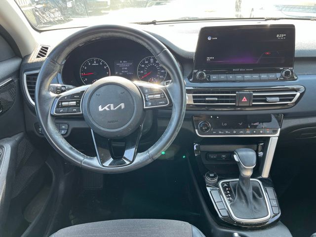 2022 Kia Seltos S — photo 13 of 24