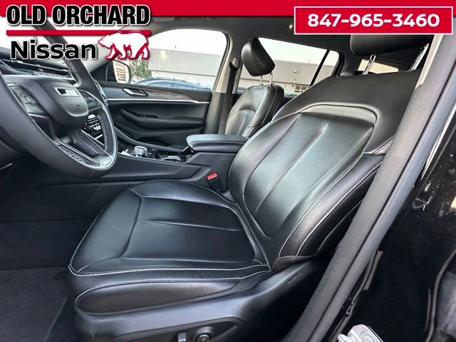 2023 Jeep Grand Cherokee L Limited — photo 10 of 22