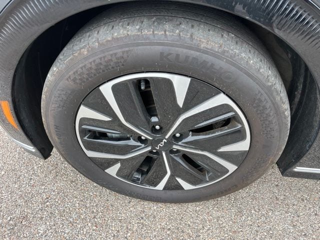 2024 Kia EV6 Wind — photo 8 of 32