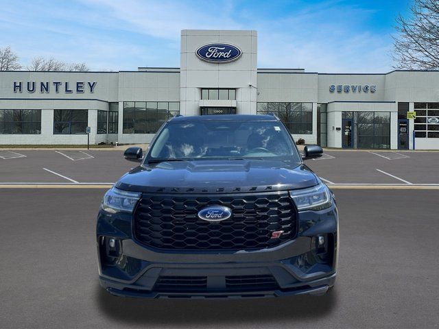 2025 Ford Explorer ST — photo 3 of 38