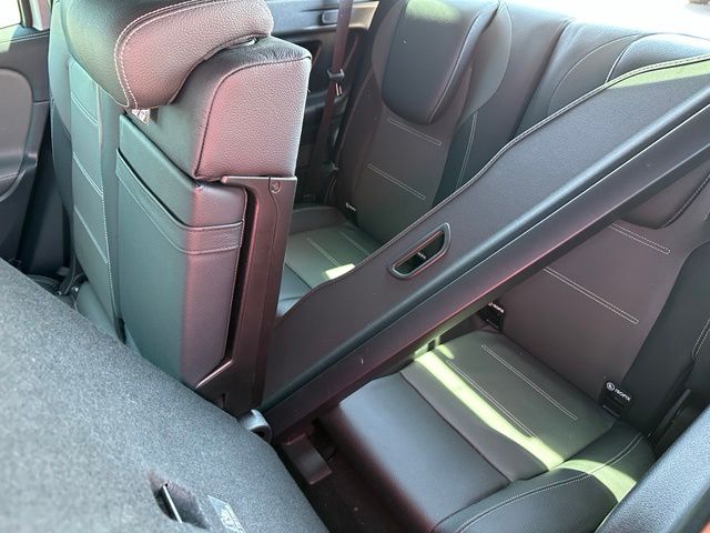 2022 Mercedes-Benz GLB GLB 35 AMG® — photo 15 of 34