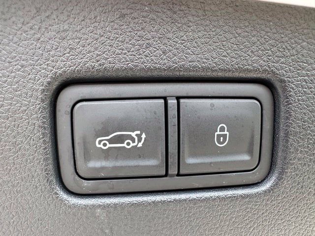 2025 Genesis GV70 3.5T Sport — photo 14 of 41