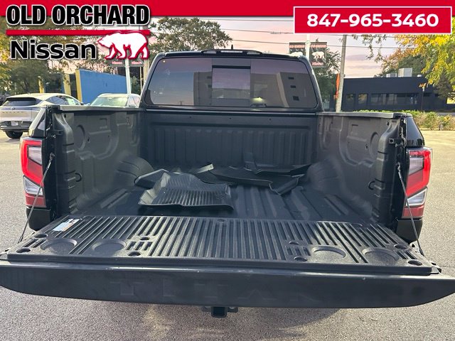 2024 Nissan Titan PRO-4X — photo 9 of 22