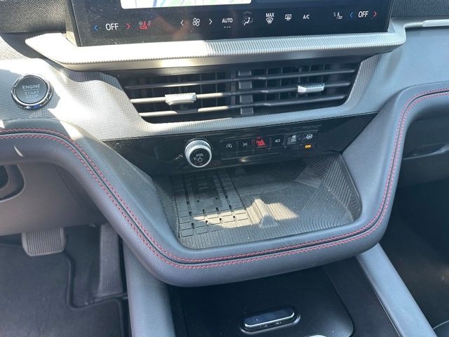 2025 Ford Explorer ST — photo 26 of 35