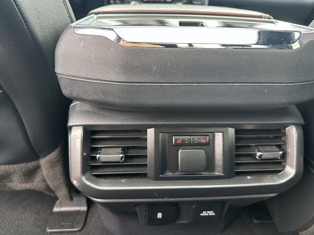 2023 Ford F-150 Lariat — photo 13 of 29