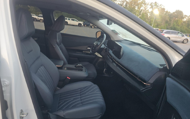 2024 Nissan Ariya Platinum+ e-4orce — photo 6 of 9