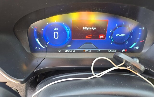 2022 Ford Escape Titanium — photo 9 of 10
