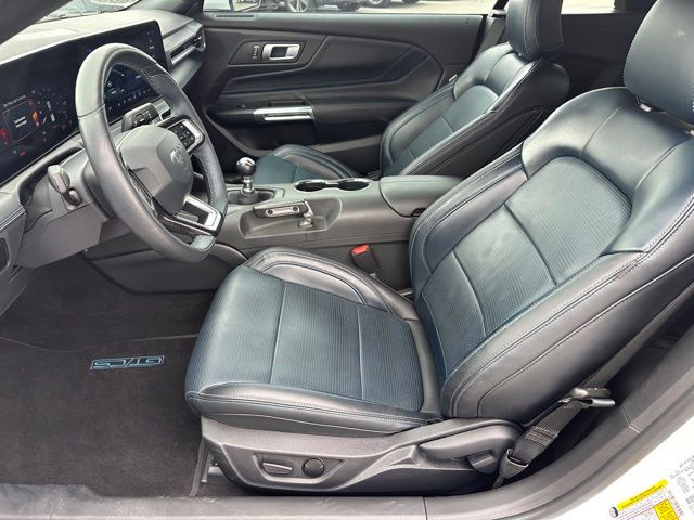 2025 Ford Mustang GT Premium — photo 14 of 26