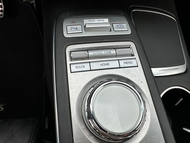 2023 Genesis GV70 3.5T Sport — photo 25 of 37