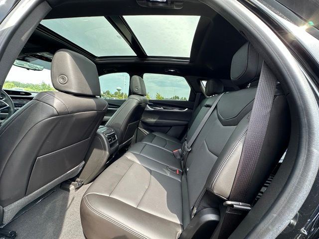 2024 Cadillac XT5 Premium Luxury — photo 16 of 36