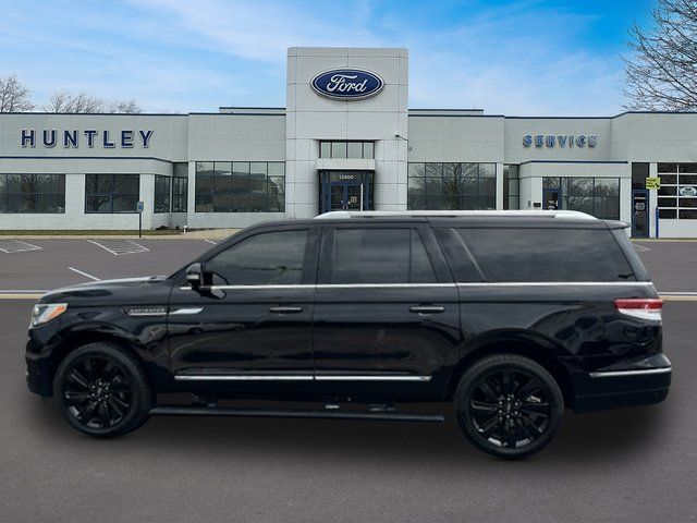 2022 Lincoln Navigator L Reserve — photo 7 of 37