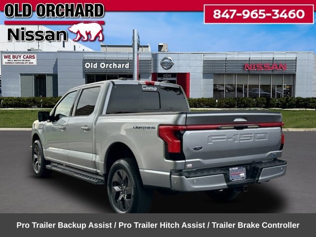 2023 Ford F-150 Lightning Lariat — photo 8 of 24