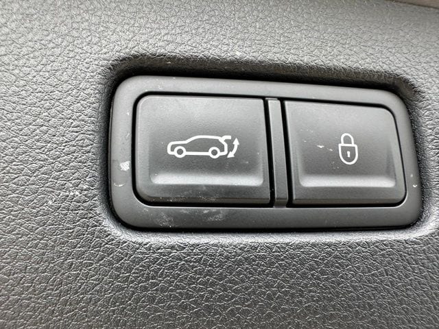 2025 Genesis GV70 2.5T — photo 10 of 34