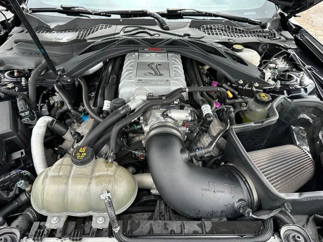 2021 Ford Mustang Shelby GT500 — photo 10 of 33