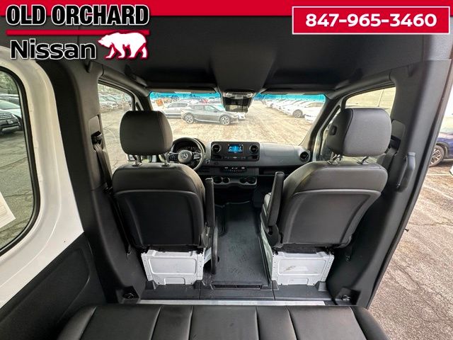 2024 Mercedes-Benz Sprinter 2500 Crew 144 WB — photo 14 of 21