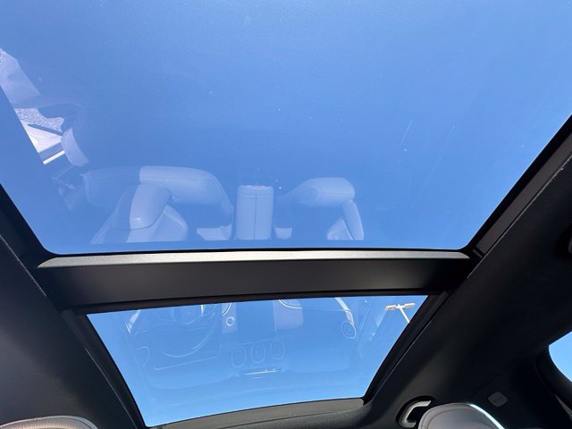 2024 Mercedes-Benz GLC GLC 300 — photo 17 of 31