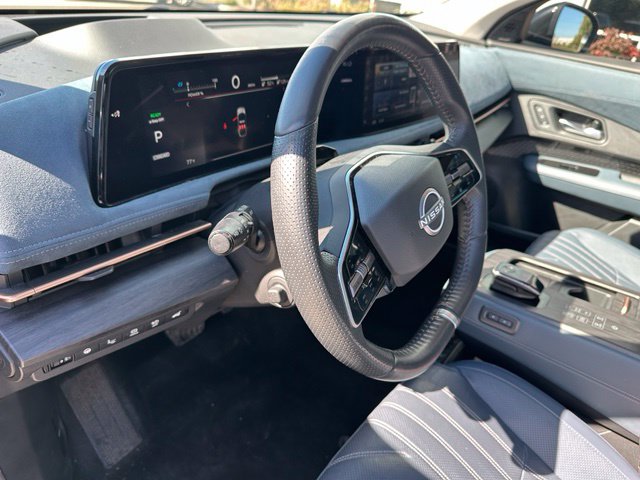 2023 Nissan Ariya Platinum+ e-4orce — photo 18 of 25