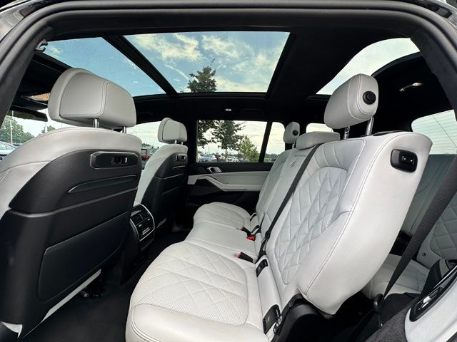 2024 BMW X7 xDrive40i — photo 23 of 34