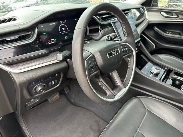 2022 Jeep Grand Cherokee 4xe — photo 22 of 29