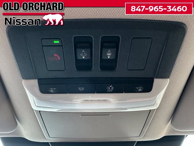 2023 Nissan Pathfinder Platinum — photo 18 of 23