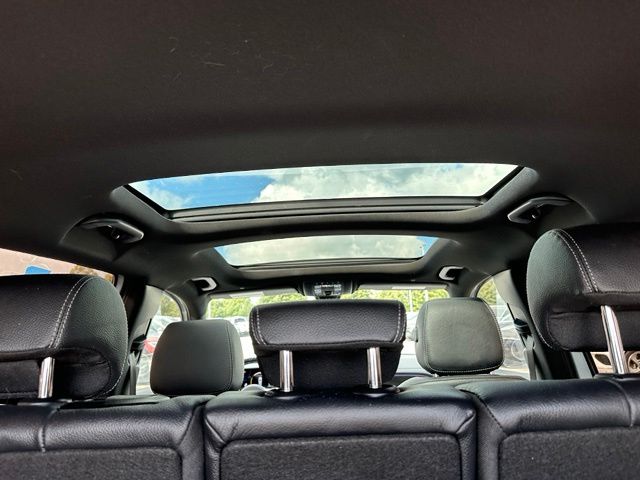 2023 Mercedes-Benz GLB GLB 35 AMG® — photo 10 of 27