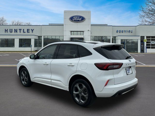 2023 Ford Escape ST-Line Select — photo 6 of 30