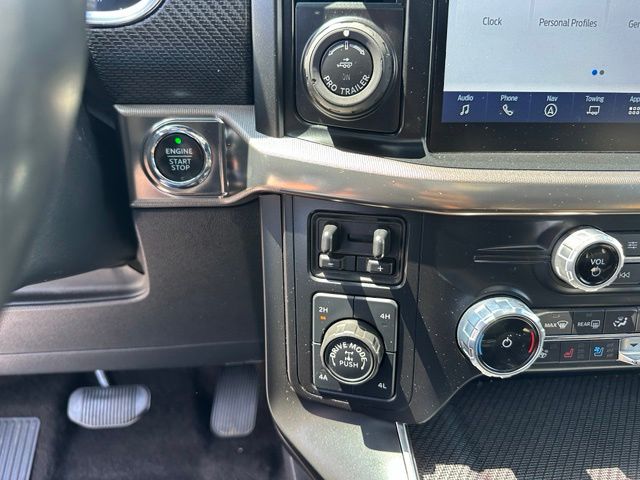 2021 Ford F-150 Raptor — photo 21 of 33