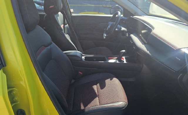 2025 Nissan Kicks SR — photo 6 of 9
