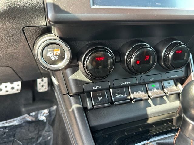 2023 Toyota GR86 10th Anniversary Special Edition — photo 23 of 28