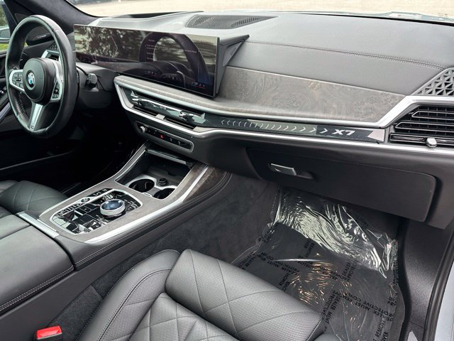 2024 BMW X7 xDrive40i — photo 10 of 35