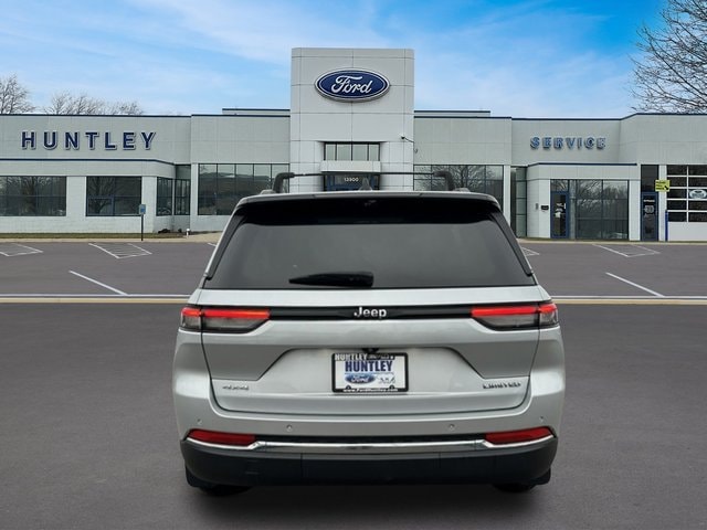 2023 Jeep Grand Cherokee Limited — photo 4 of 36