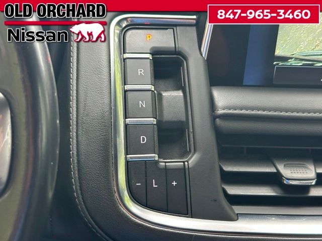 2022 Chevrolet Suburban LT — photo 20 of 23