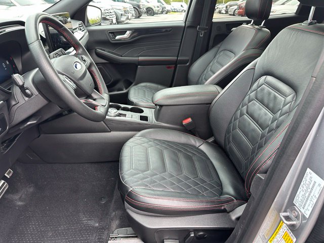 2023 Ford Escape ST-Line Elite — photo 18 of 31