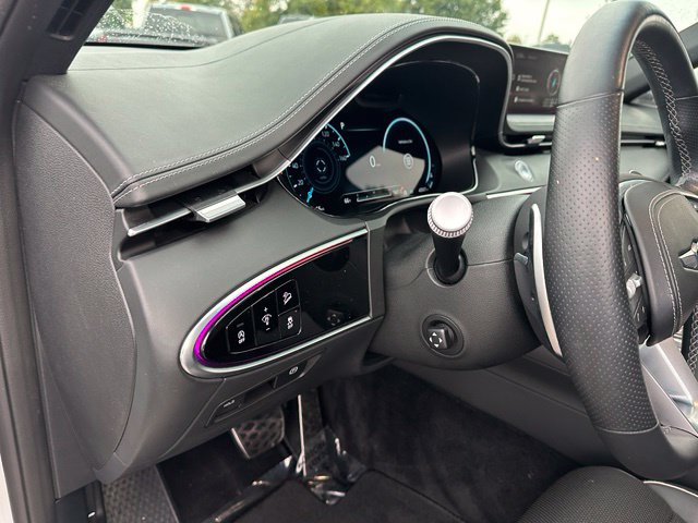 2023 Genesis GV70 2.5T — photo 23 of 41