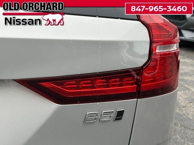 2025 Volvo V60 Cross Country B5 Plus — photo 10 of 22