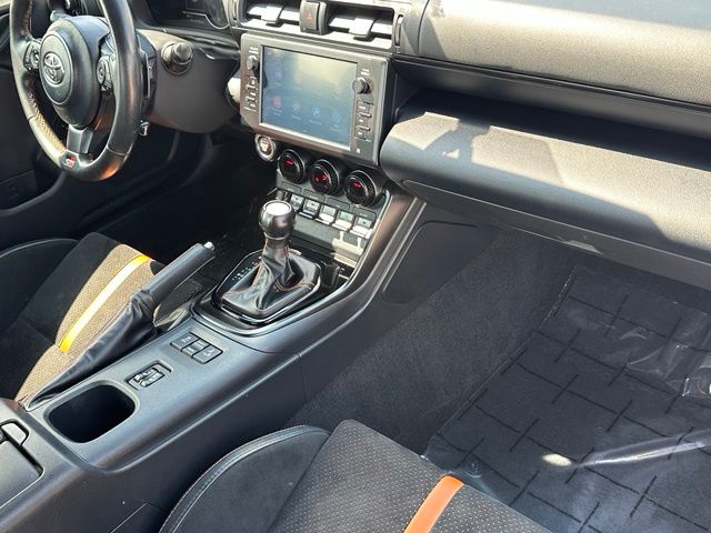 2023 Toyota GR86 10th Anniversary Special Edition — photo 10 of 28